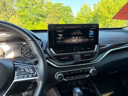 Certified 2024 Nissan Altima 2.5 SR w/ SR Premium Package FWD image 24