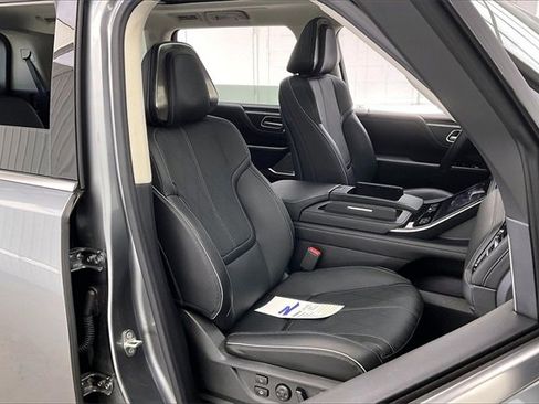 Certified 2025 INFINITI QX80 Sensory image 7