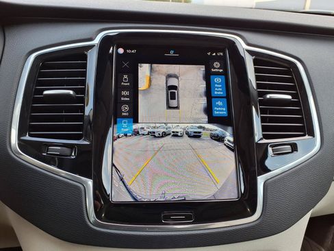 Certified 2025 Volvo XC90 T8 Plus w/ Protection Package Premier AWD/4WD image 28
