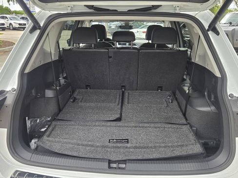 Used 2024 Volkswagen Tiguan SE FWD image 15