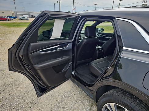 Used 2025 Cadillac XT5 Premium Luxury FWD image 12