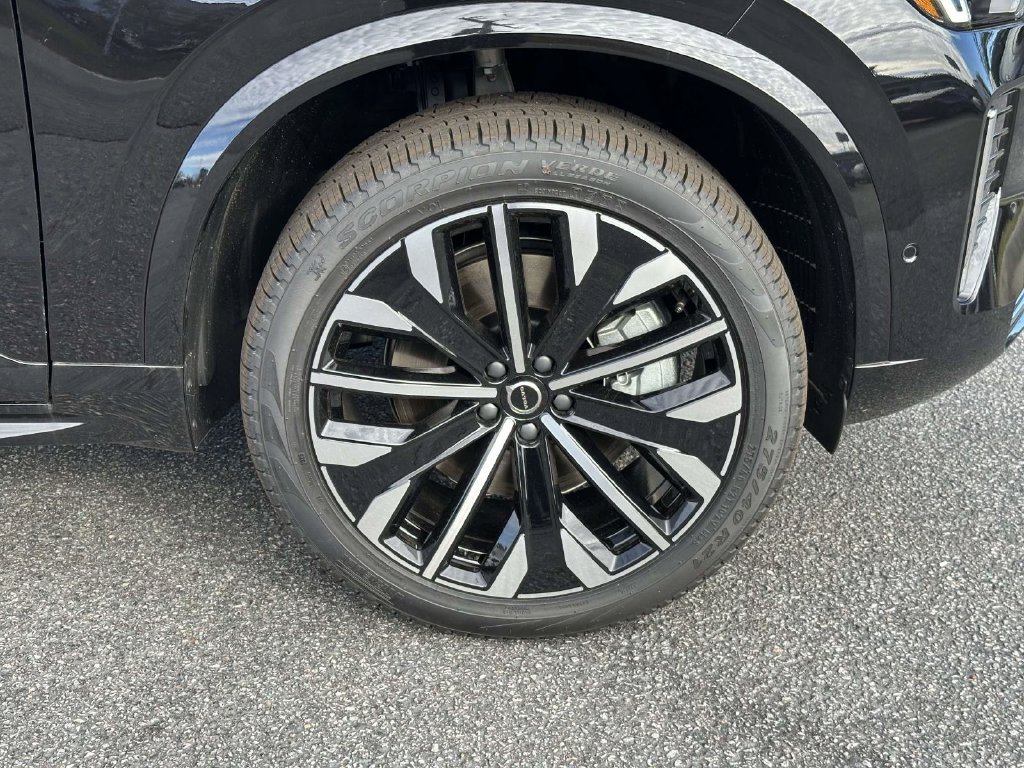 New 2026 Volvo XC90 T8 Plus w/ Protection Package Premier AWD/4WD image 24