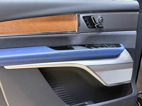 New 2026 Cadillac Vistiq Premium Luxury AWD/4WD image 13