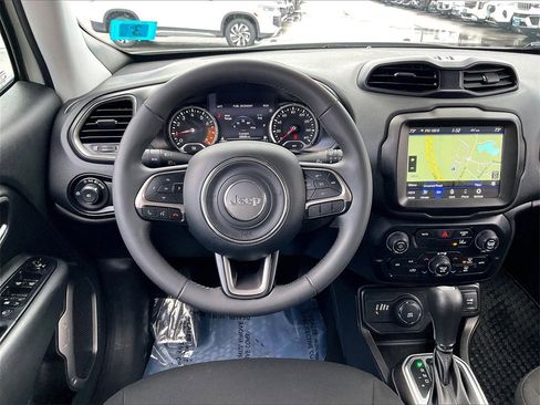 Used 2022 Jeep Renegade Latitude image 16