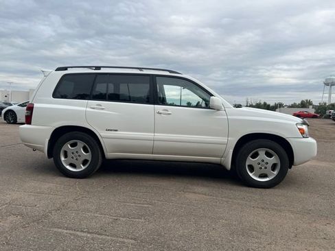 Used 2006 Toyota Highlander Limited w/ Leather Trim Pkg AWD/4WD image 6