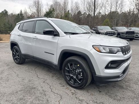 New 2026 Jeep Compass Latitude image 14
