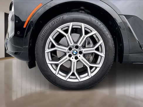 Used 2024 BMW X7 xDrive40i w/ Parking Assistance Package image 33