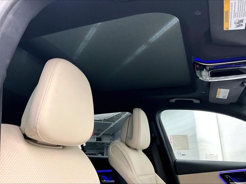 Certified 2025 Mercedes-Benz GLC 350e 4MATIC image 28