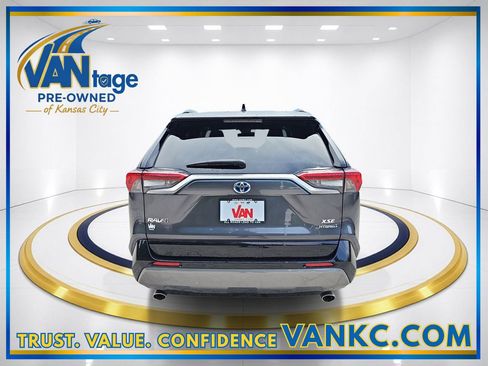 Used 2020 Toyota RAV4 XSE AWD/4WD image 7