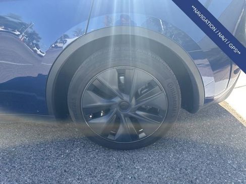 Used 2024 Tesla Model Y Long Range RWD image 4