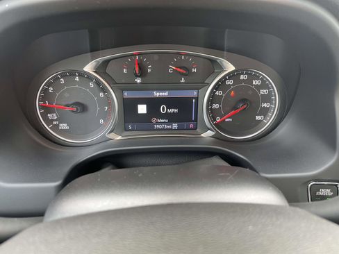 Used 2023 GMC Acadia SLT image 26