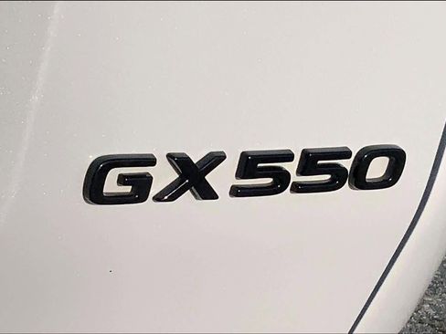 Used 2024 Lexus GX 550 AWD/4WD image 10