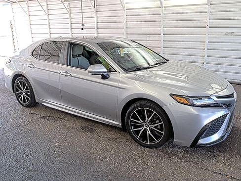 Used 2023 Toyota Camry SE w/ Convenience Package FWD image 2