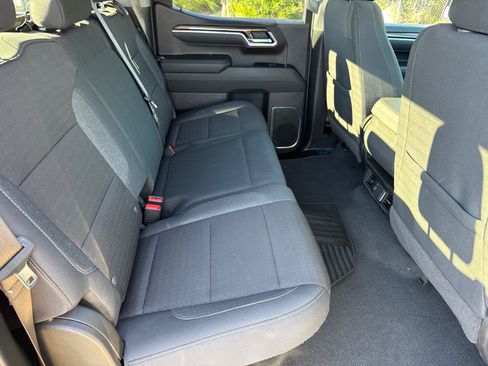 Used 2025 Chevrolet Silverado 1500 LT AWD/4WD image 18