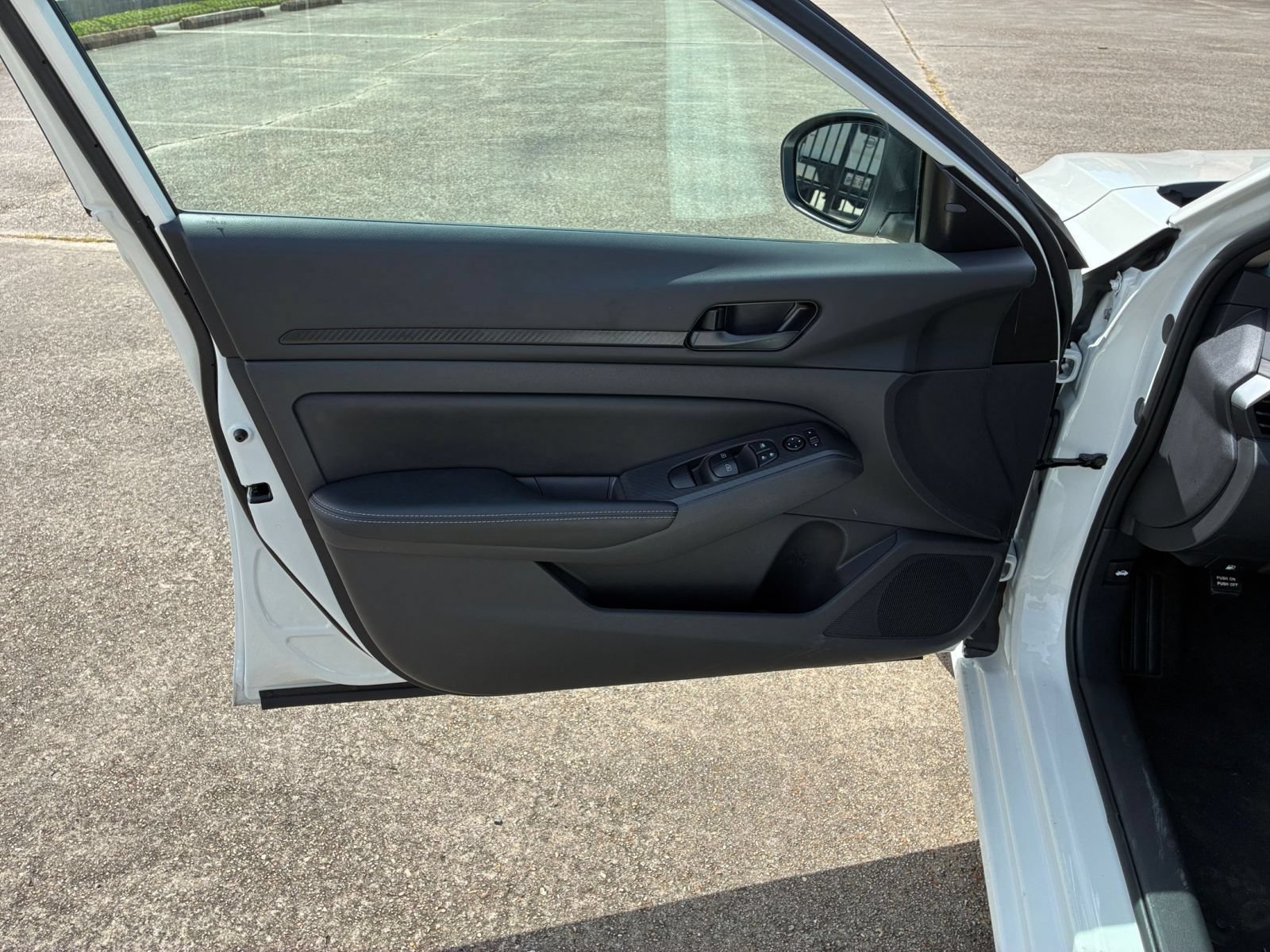 Used 2026 Nissan Altima 2.5 SV FWD image 18
