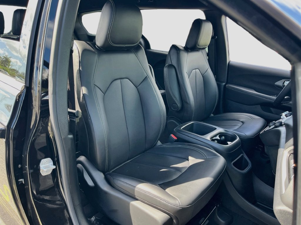New 2026 Chrysler Voyager LX FWD image 27