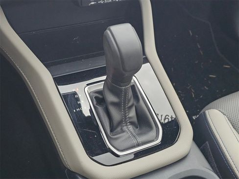 Used 2025 Subaru Forester Limited image 35