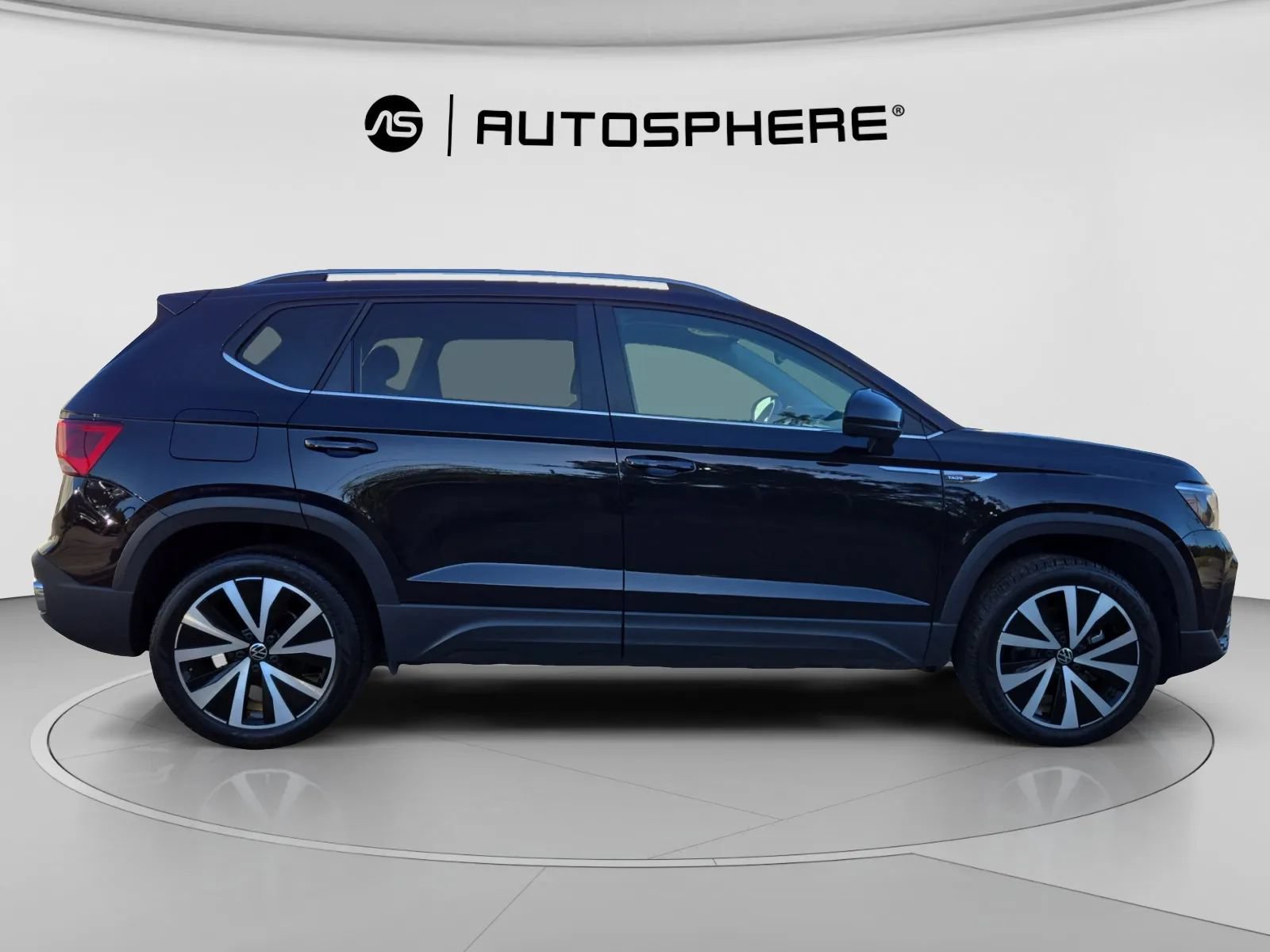 Used 2024 Volkswagen Taos SE w/ Panoramic Sunroof Package FWD image 10