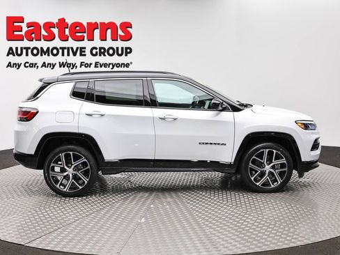 Used 2024 Jeep Compass Limited w/ Elite Group AWD/4WD image 4