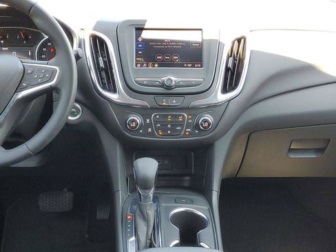 Used 2024 Chevrolet Equinox LT FWD image 25