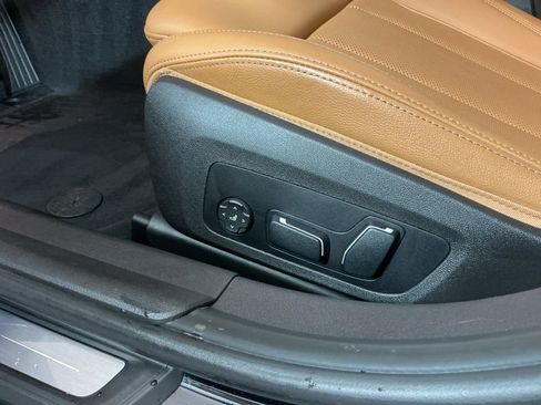 Certified 2025 BMW 330i Sedan w/ M Sport Package RWD image 20