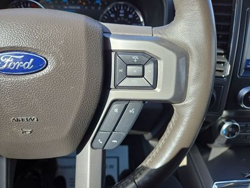 Used 2021 Ford Expedition XLT image 19