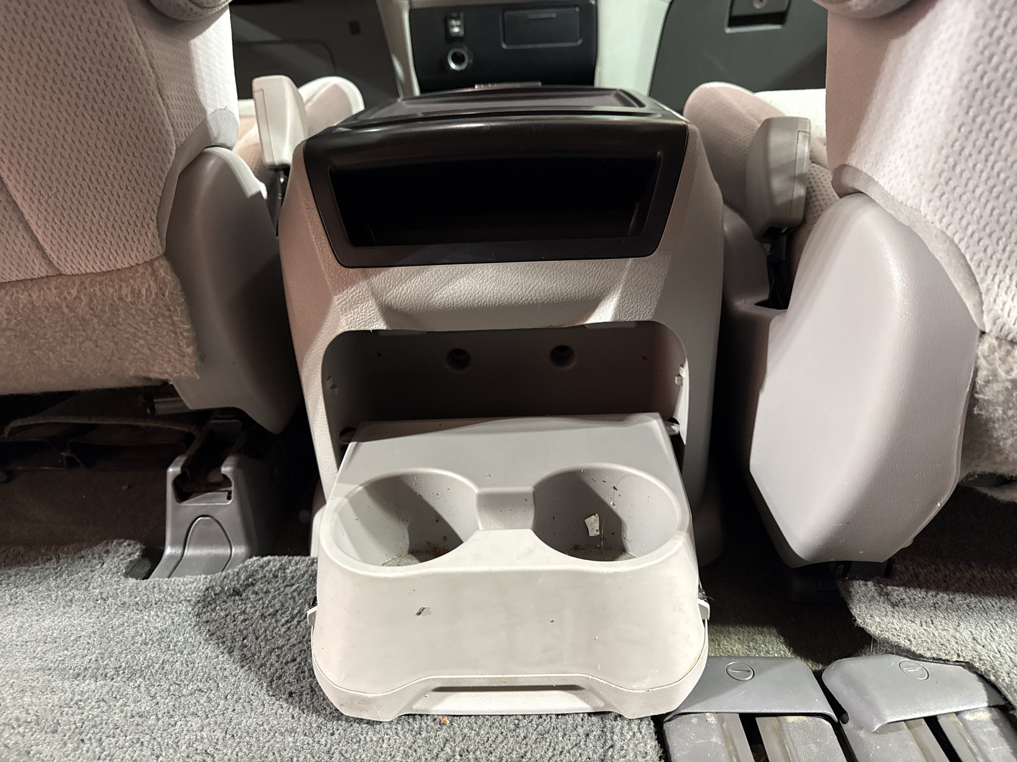 Used 2015 Toyota Sienna LE FWD image 27