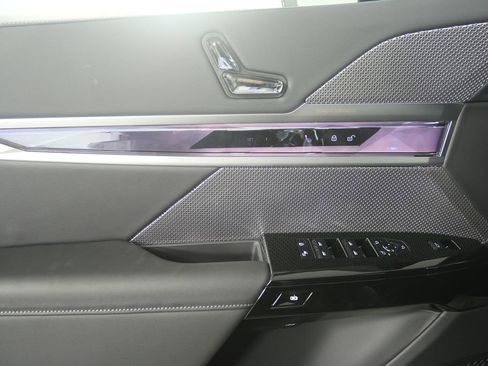 New 2026 BMW 760i xDrive w/ Executive Package AWD/4WD image 8
