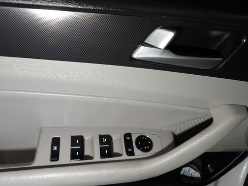 Used 2019 Hyundai Sonata SE FWD image 8