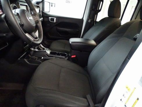 Used 2020 Jeep Wrangler Unlimited Sport S image 2