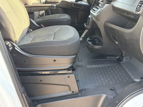 Used 2023 RAM ProMaster 2500 FWD image 13