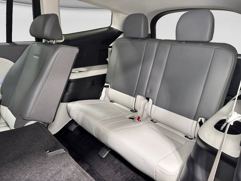 Used 2026 Hyundai Ioniq 9 SEL image 24