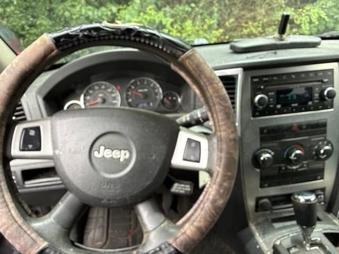 Used 2008 Jeep Grand Cherokee Laredo AWD/4WD image 9