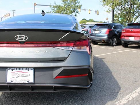 Used 2025 Hyundai Elantra Sport FWD image 10