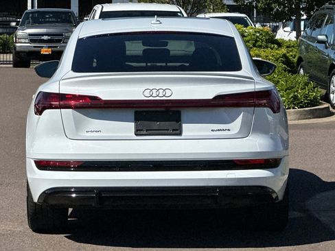 Used 2021 Audi e-tron Prestige w/ Prestige Package AWD/4WD image 5