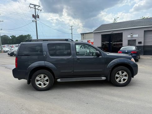 Used 2010 Nissan Pathfinder SE AWD/4WD image 7