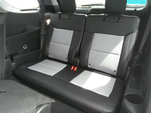 Used 2023 Ford Explorer XLT w/ XLT Sport Appearance Package image 14