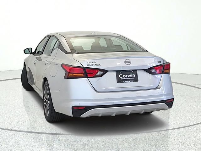 Used 2024 Nissan Altima 2.5 SV FWD image 4