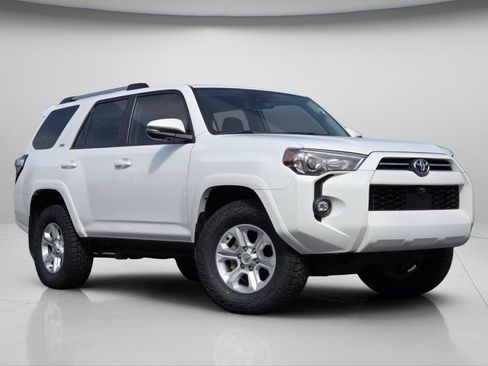 Certified 2024 Toyota 4Runner SR5 Premium w/ SR5 Premium Package AWD/4WD image 2