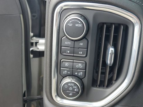 Used 2021 Chevrolet Silverado 1500 LTZ w/ Z71 Off-Road Package AWD/4WD image 21