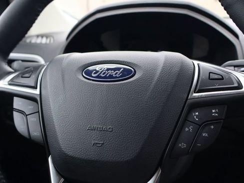 Used 2024 Ford Edge SEL w/ Convenience Package image 10