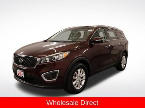 Used 2017 Kia Sorento LX image 5