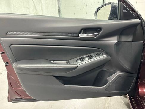 Used 2024 Nissan Altima 2.5 SV image 8