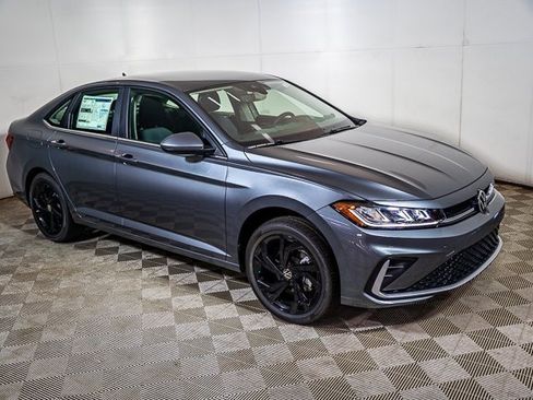 New 2025 Volkswagen Jetta SE image 36