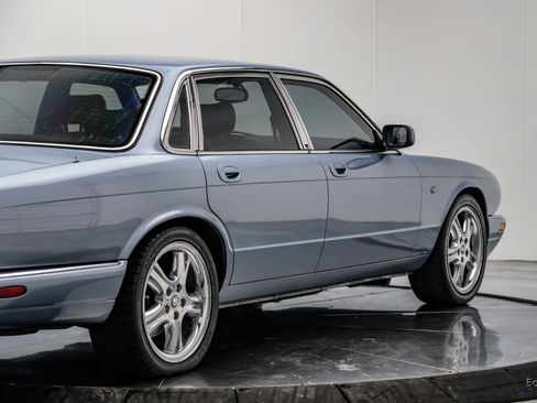 Used 2003 Jaguar XJ8 Fully Serviced image 18