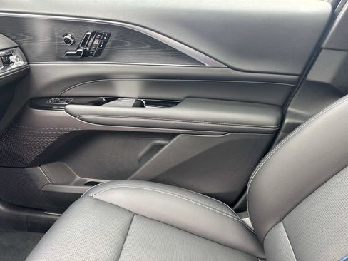 New 2025 Cadillac Lyriq Luxury image 24