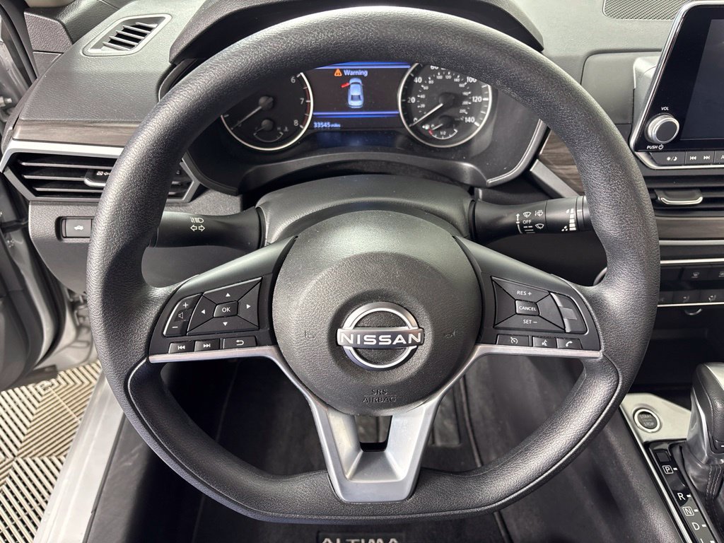 Used 2025 Nissan Altima 2.5 SV FWD image 30