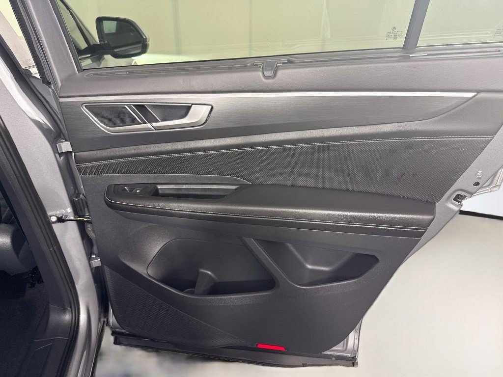 Used 2026 Volkswagen Atlas Cross Sport SE FWD image 27