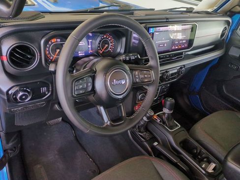 Used 2025 Jeep Wrangler Unlimited Rubicon image 11