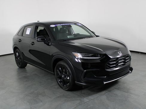 Used 2025 Honda HR-V Sport image 11